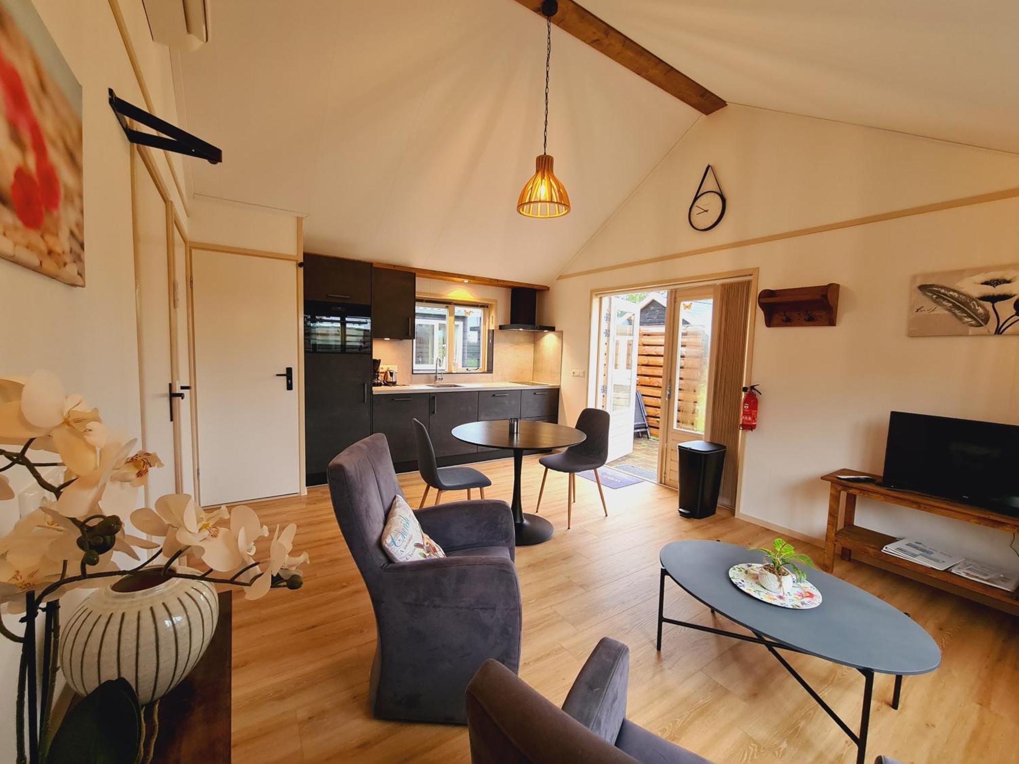 2-Persoons Luxe Vakantiewoning De Veenhoop Екстериор снимка